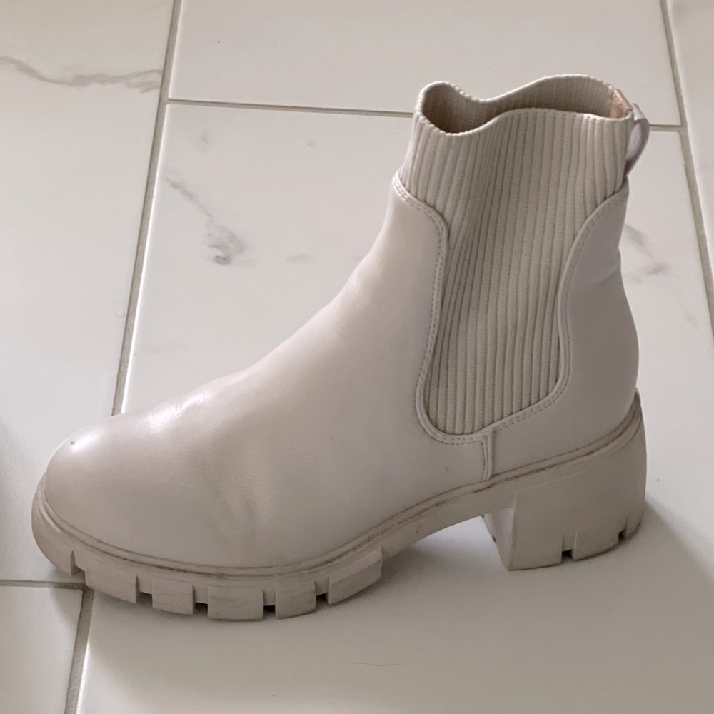 Steve Madden leather lug sole boots